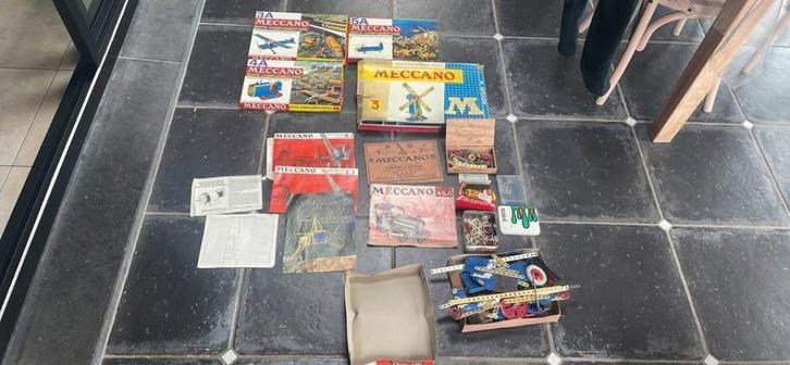 Oud speelgoed Iron Jackpot Meccano dozen onderdelen motor ca, Verzamelen, Speelgoed, Gebruikt, Ophalen of Verzenden