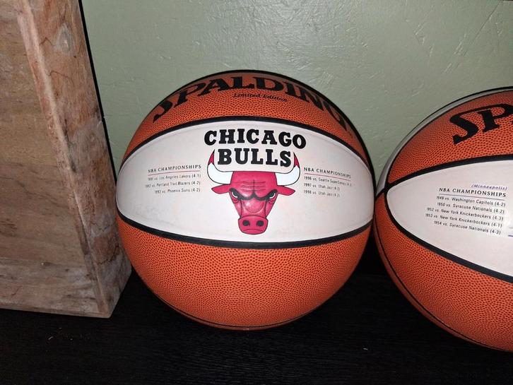 1999 limited edition spalding basketball nieuwstaat., Sport en Fitness, Basketbal, Zo goed als nieuw, Ophalen of Verzenden