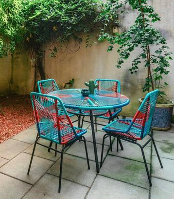 Tuinset met vier stoelen  beschikbaar voor biedingen