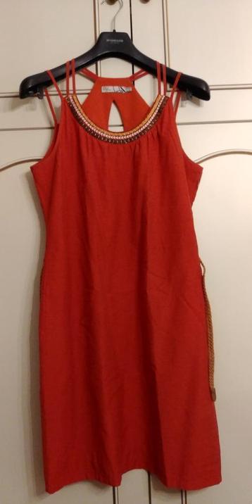 Oranje zomerkleedje zonder mouwen, maat 40