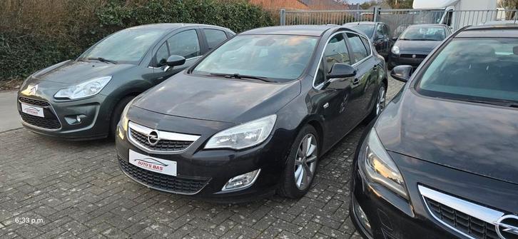 OPEL ASTRA 1.7CDTI Navigatie/Cruise 5deurs
GEKEURD v v, Auto's, Opel, Bedrijf, Astra, ABS, Airbags, Airconditioning, Bluetooth