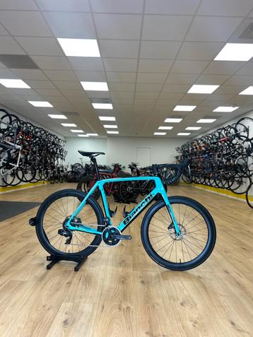 Bianchi Infinito CV Full Carbon Force AXS Racefiets beschikbaar voor biedingen