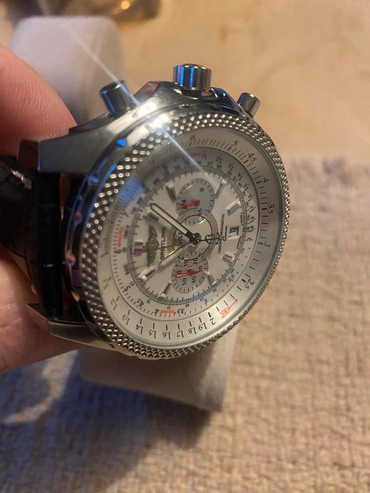 Horloge bentley B, Handtassen en Accessoires, Sporthorloges, Zo goed als nieuw, Zwart, Verzenden