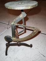 Antieke brievenweegschaal of brievenweger, Enlèvement