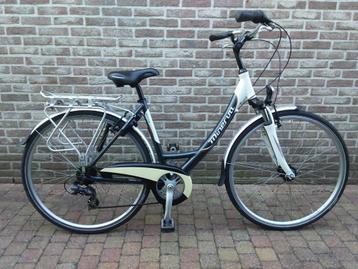 Dames-meisjesfiets 28"wielen in goede staat  beschikbaar voor biedingen