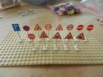 lego city - 13 verkeersborden - part 1, Kinderen en Baby's, Speelgoed | Duplo en Lego, Ophalen of Verzenden, Gebruikt, Losse stenen