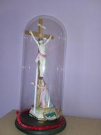 crucifix ancien en porcelaine +- 45 cm sous verre, Antiquités & Art, Enlèvement