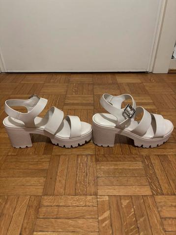 sandalen met hoge hakken in maat 37 beschikbaar voor biedingen