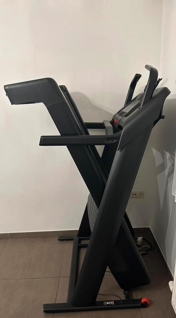 Loopband Domyos 18 km/u 20% helling – weinig gebruikt, Sport en Fitness, Fitnessapparatuur, Zo goed als nieuw, Loopband, Ophalen