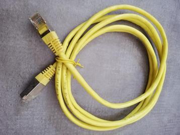 Gele internetkabel 1m- RJ45  beschikbaar voor biedingen