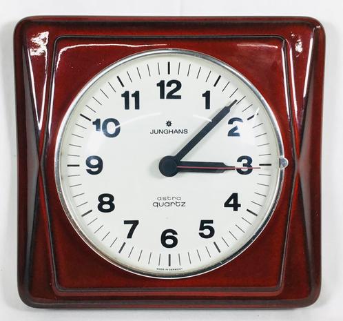 Junghans Astra Quarts Vintage modernist design wandklok 70’s, Verzamelen, Retro, Huis en Inrichting, Ophalen of Verzenden