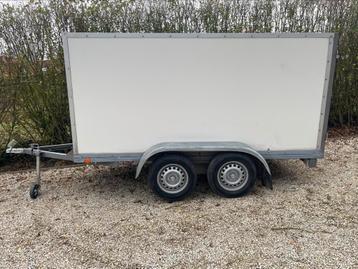 Aanhangwagen 750 kg, dubbele assen, lengte 3 m beschikbaar voor biedingen