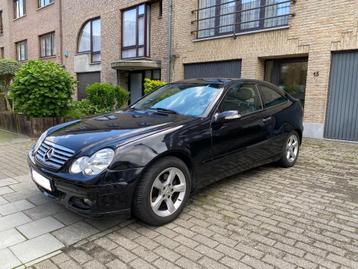 Mercedes C180 essence automatique cuir toit pano etc