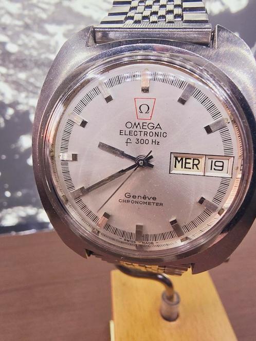 Omega vintage 19.031  f 300 hz diapason bulova, Bijoux, Sacs & Beauté, Montres | Anciennes | Antiquités, Bulova, Acier, Enlèvement ou Envoi