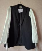 Upcycled Vintage Blazer met Broderie Mouwen - Atelier House, Kleding | Dames, Jasjes, Kostuums en Pakken, Nieuw, Ophalen of Verzenden