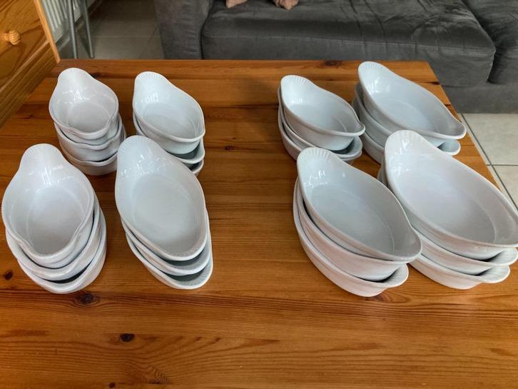 Ramequins à oreilles blancs ovales (lot de 24 pièces), Huis en Inrichting, Keuken | Servies, Zo goed als nieuw, Kom(men), Porselein