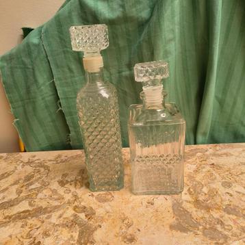 2 Kristallen karafs met dop beschikbaar voor biedingen