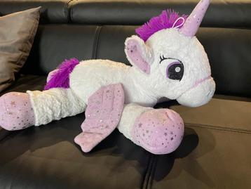 grote knuffel unicorn beschikbaar voor biedingen