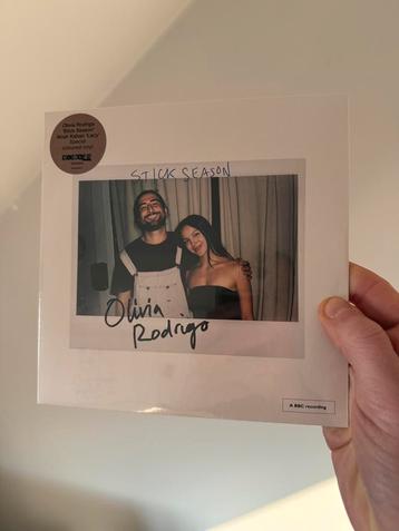 Olivia Rodrigo - Stick Season / Noah Kahan - Lacy beschikbaar voor biedingen