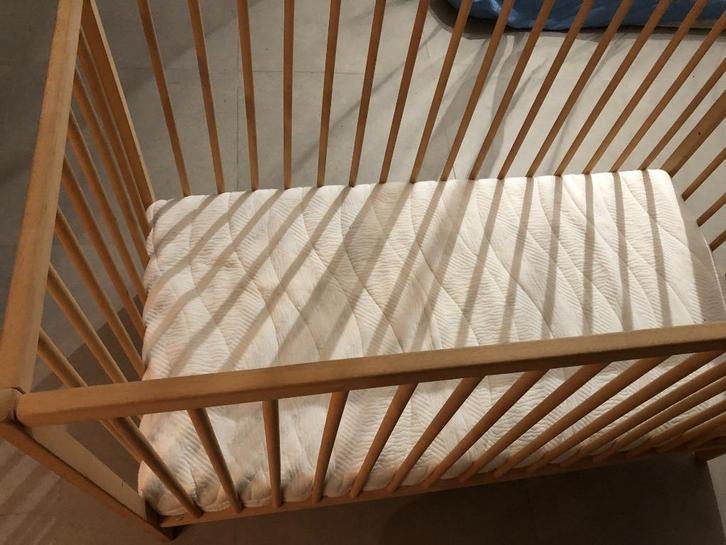 Kinderbedje sniglar IKEA   Inclusief matras, Kinderen en Baby's, Kinderkamer | Bedden, Gebruikt, 140 tot 160 cm, Minder dan 70 cm