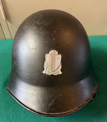 Militaria - Zwitserse brandweerhelm - helm - brandweer beschikbaar voor biedingen