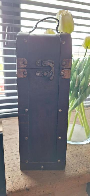 Wijnkistje beschikbaar voor biedingen
