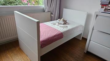 Lit bébé évolutif Bopita Camille blanc 70x140 + Matelas coco beschikbaar voor biedingen