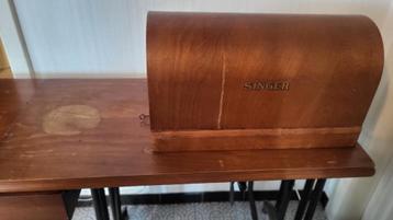 Antieke Singer naaimachine, electrisch met voet. beschikbaar voor biedingen