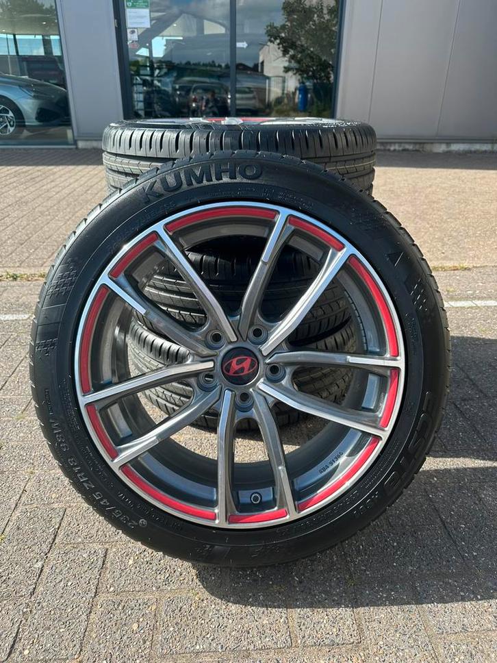 Hyundai Kona 2017-2022 set NIEUW, Auto-onderdelen, Banden en Velgen, Banden en Velgen, Zomerbanden, 18 inch, 235 mm, Personenwagen