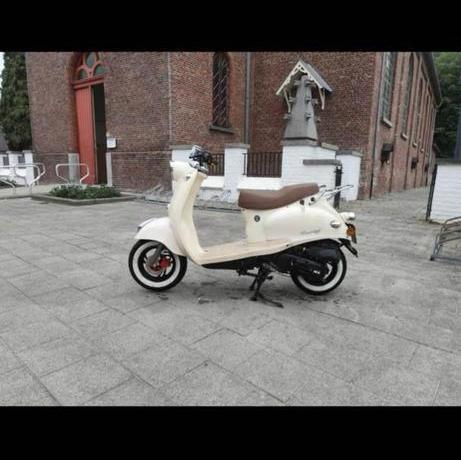 fiero venesi kavel a klasse scooter, Fietsen en Brommers, Snorfietsen en Snorscooters, Gebruikt, Ophalen