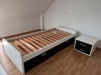Eenpersoonsbed + lattenbodem + nachttafel, Huis en Inrichting, Slaapkamer | Bedden, Ophalen, 90 cm, Eenpersoons, Wit
