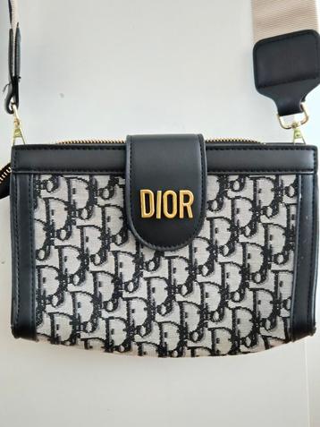 Dior schoudertas  beschikbaar voor biedingen