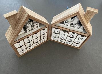 Houten huis "Adventskalender” beschikbaar voor biedingen