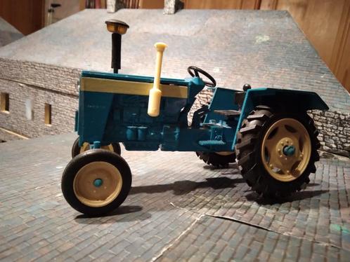 Maxwell Swaraj 735 tractor, Hobby en Vrije tijd, Modelauto's | 1:32, Gebruikt, Tractor of Landbouw, Overige merken, Ophalen of Verzenden