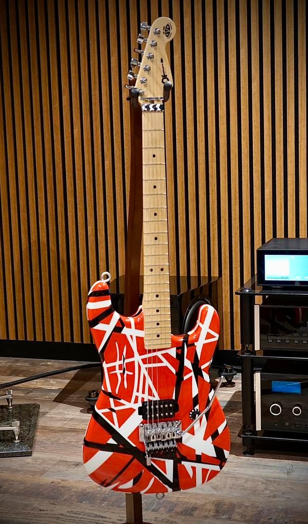 Charvel EVH Eddie Van Halen Art Series Signature 2006, Muziek en Instrumenten, Snaarinstrumenten | Gitaren | Bas, Zo goed als nieuw