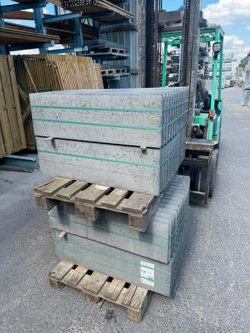 Liquidatie - betonnen randen 100 x 30 x 6 cm beschikbaar voor biedingen