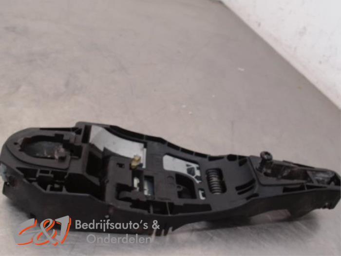 Serrure portière mécanique 2portes gauche d'un Peugeot Exp, Autos : Pièces & Accessoires, Carrosserie & Tôlerie, Peugeot, Utilisé