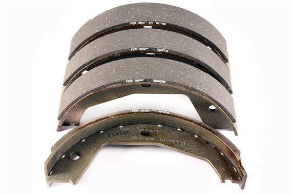 NIEUW handrem schoenen set Jaguar JLM2029  (XJ40), Auto-onderdelen, Remmen en Aandrijving, Jaguar, Nieuw, Ophalen of Verzenden