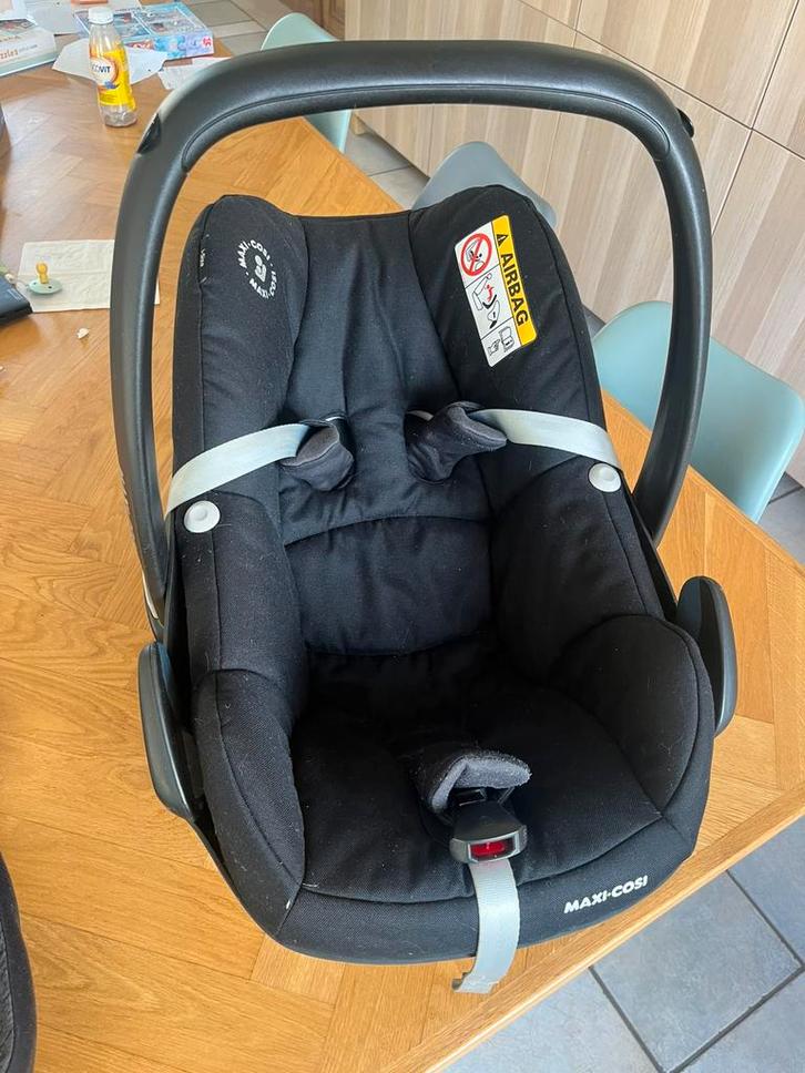 Maxi Cosi Pebble Pro i-Size met FamilyFix 3, Kinderen en Baby's, Autostoeltjes, Zo goed als nieuw, Isofix, Ophalen