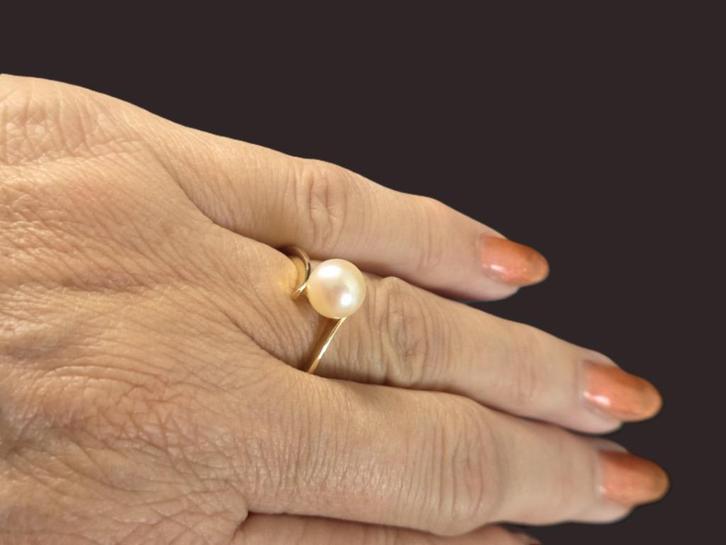 18 Karaat. Gouden Vintage ring met parel. 2025/651., Handtassen en Accessoires, Antieke sieraden, Ring, Goud, Met edelsteen, Verzenden