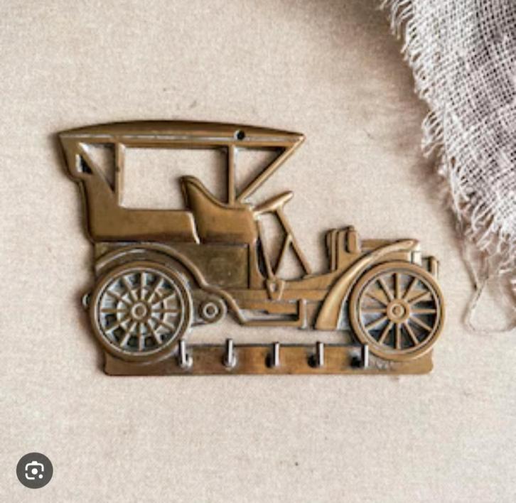 Stijlvolle vintage messing oldtimer sleutelhanger, Verzamelen, Speldjes, Pins en Buttons, Ophalen of Verzenden