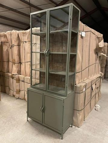 BUFFETKAST  groen metaal glas exclusief 95 cm breed actie beschikbaar voor biedingen