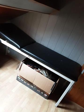 massagetafel beschikbaar voor biedingen