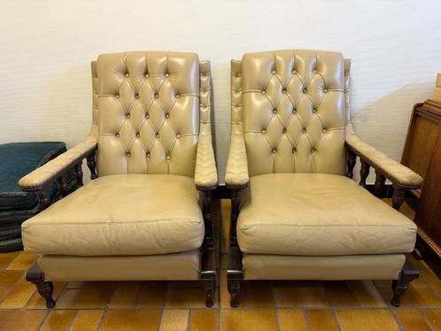 2 lederen zetels – Chesterfield look, Huis en Inrichting, Zetels | Zetels en Chaises Longues, Gebruikt, Eenpersoons, Minder dan 150 cm