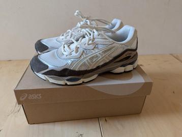 Asics sneakers beschikbaar voor biedingen