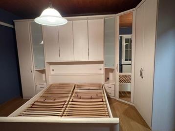 Slaapkamer in hele goede staat  beschikbaar voor biedingen