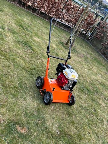 ELIET E401 verticuteermachine te huur., Tuin en Terras, Ophalen, Zo goed als nieuw, Benzine, Eliet