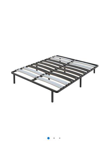 Metalen bedbodem van 140x190 cm op afneembare poten beschikbaar voor biedingen
