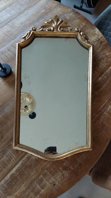 Vintage barokspiegel met vergulde lijst, elegante blikvanger beschikbaar voor biedingen
