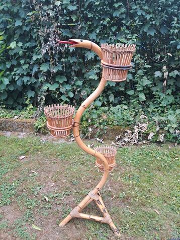 Vintage plantenstaander beschikbaar voor biedingen